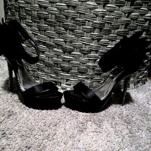 Used Mascotte sz8  black high heels
